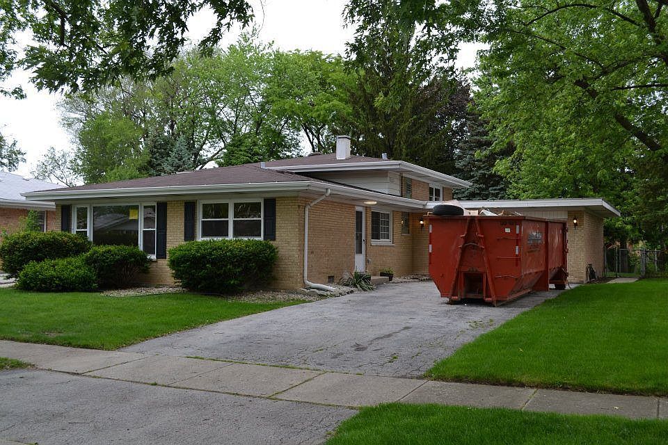 1st image of 536 E 166th Pl