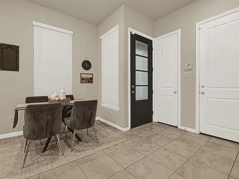 5104 Chapel Heights Dr — Photo 5