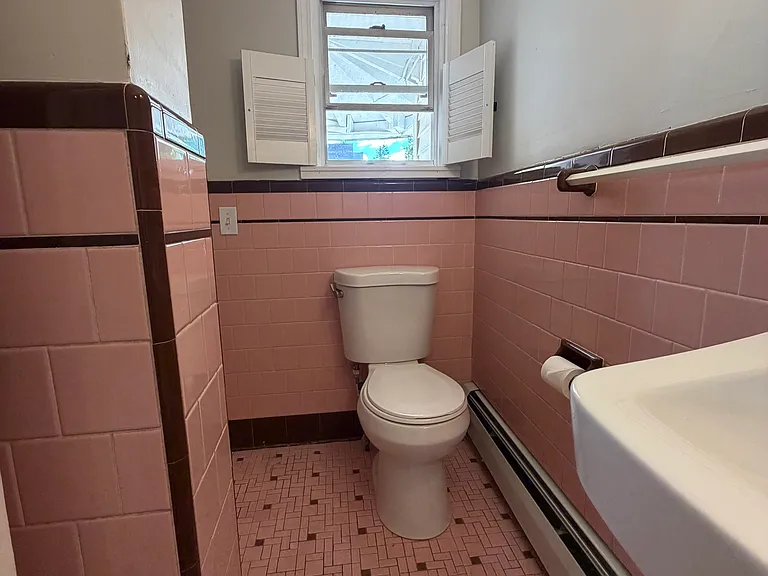 35 Catherine St #1 — Photo 26