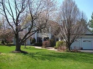 2 Trotters Field Run, Pittsford, NY 14534