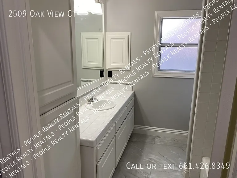2509 Oak View Ct — Photo 10