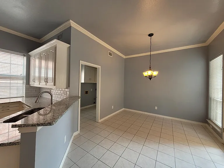 2632 Shadow Hill Ln — Photo 9