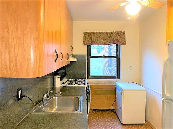 4th image of 5741 244th St