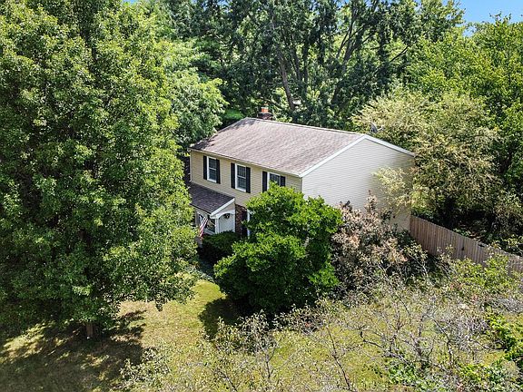 3rd image of 9725 Merry Ln