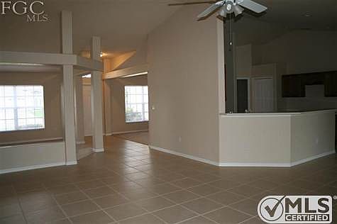 3rd image of 423 SE 24th St