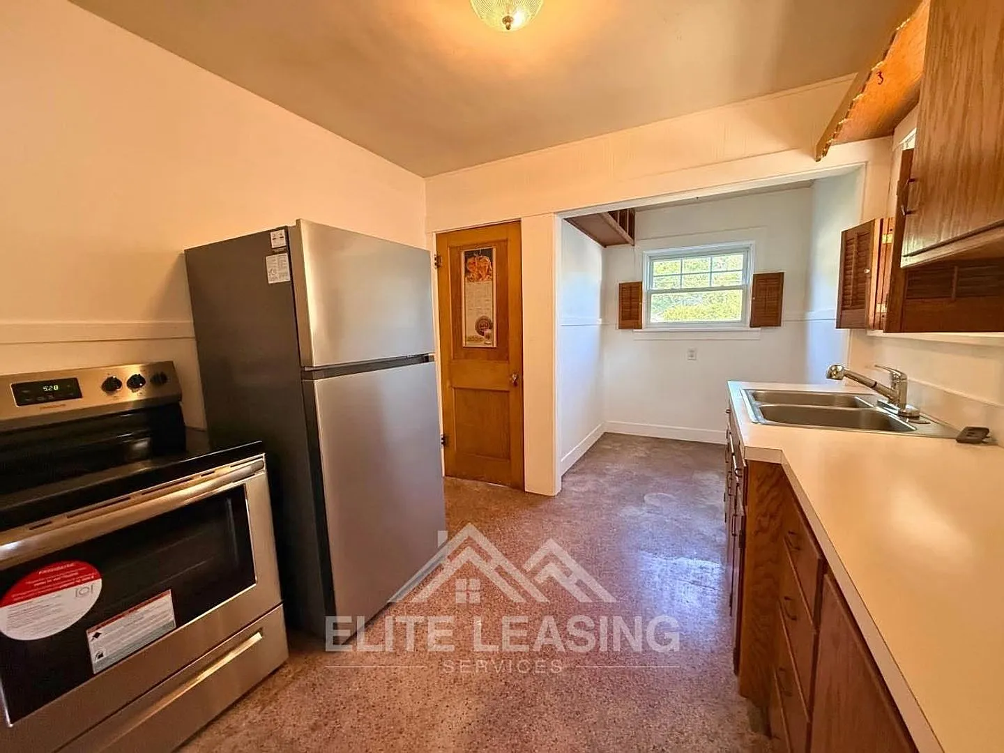 Bright 2-Bedroom Home in Kenwood neighborhood! — Photo 4