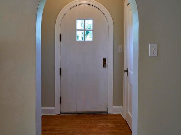 4th image of 5016 Jacksboro Pike