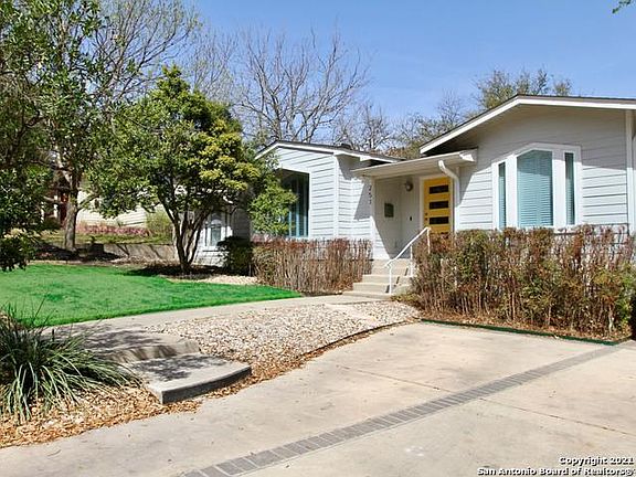 3rd image of 251 E Elmview Pl