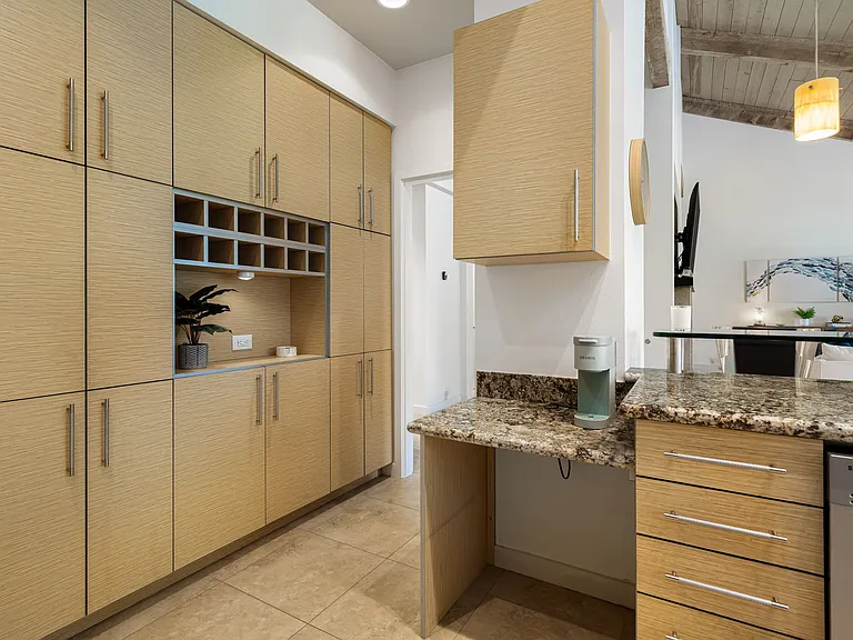 521 Desert West Dr — Photo 21