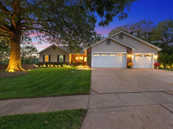 1211 Wood Station Pl, Ballwin, MO 63021