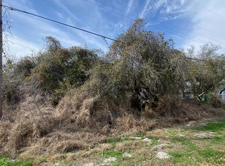 1211 S Verne St, Rockport, TX 78382