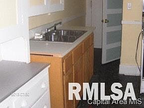 2nd image of 583-585 E Brooks St