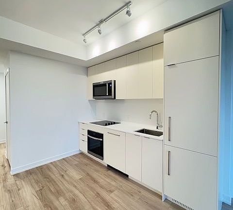 4th image of 181 Sheppard Ave E #619