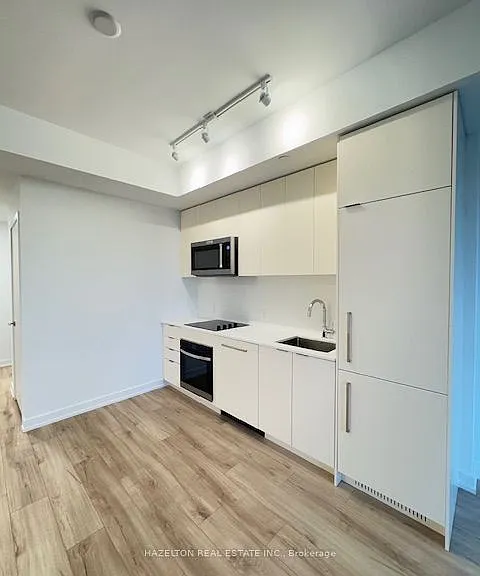 181 Sheppard Ave E #619 — Photo 4