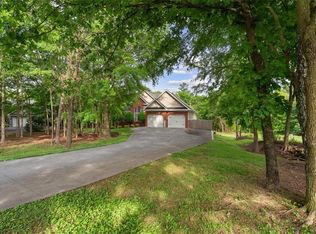 221 Woodford Way SE, Calhoun, GA 30701