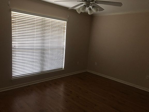 5th image of 533 Versailles Blvd APT B