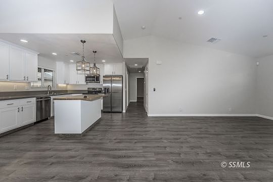 3rd image of 914 Mayo St
