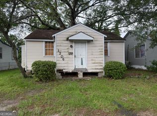 1206 Parkway Dr, Waycross, GA 31501