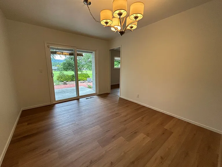 7588 Oak Leaf Dr — Photo 10