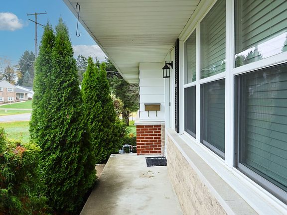 4th image of 360 Avalon Dr