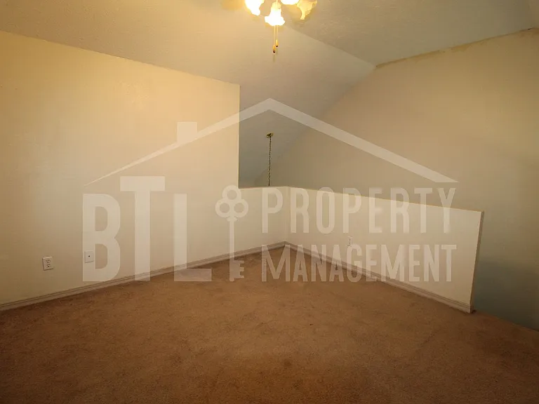 540 Abby Ln #8 — Photo 12