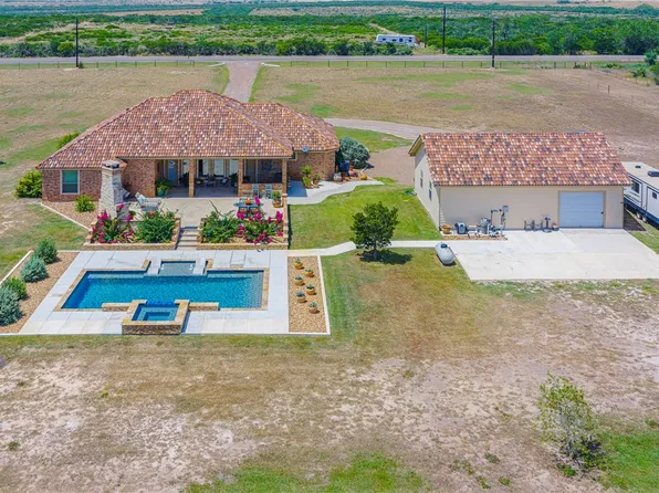 4881 Fm 798, Pawnee, TX 78145