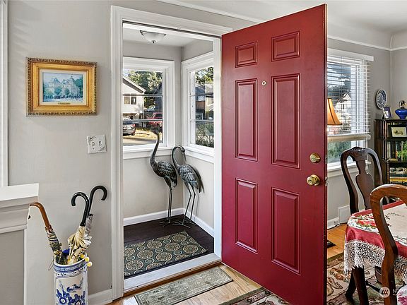 4th image of 1301 Poindexter Avenue