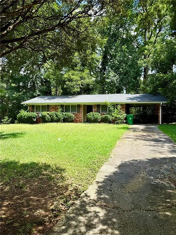 3 bed, 1.5 bath, 1059 sqft, $1,550 — Photo 1