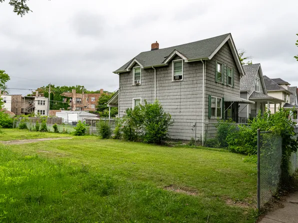 7826 S Marquette Ave, Chicago, IL 60649