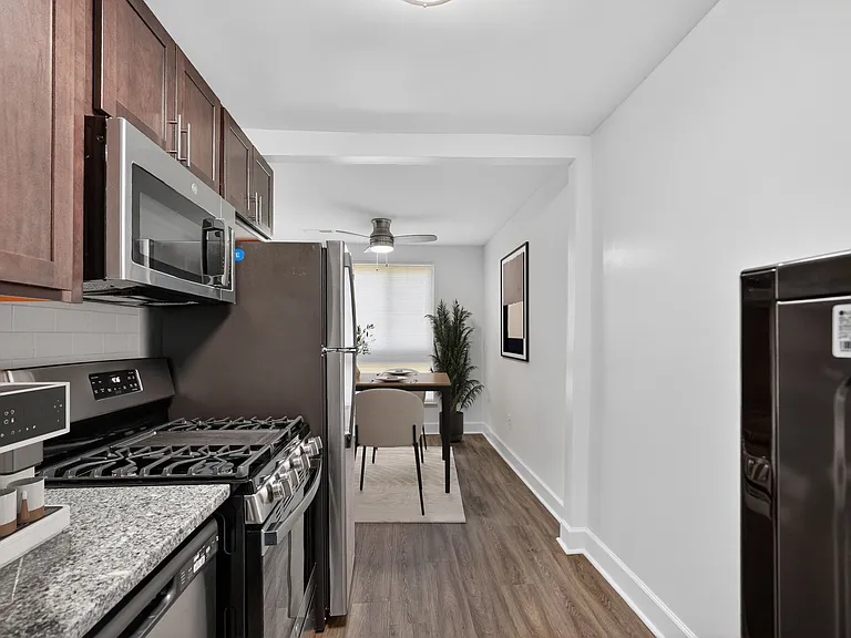 Tuscany Gardens Apartments — Photo 31