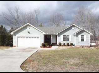 424 Sterling Rd, Athens, TN 37303