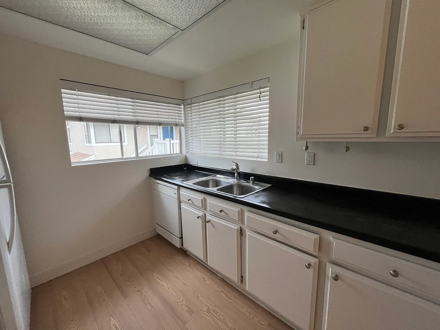 2 bed, 951 sqft, $3,150 — Photo 3
