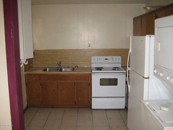 4th image of 3043 Plum St