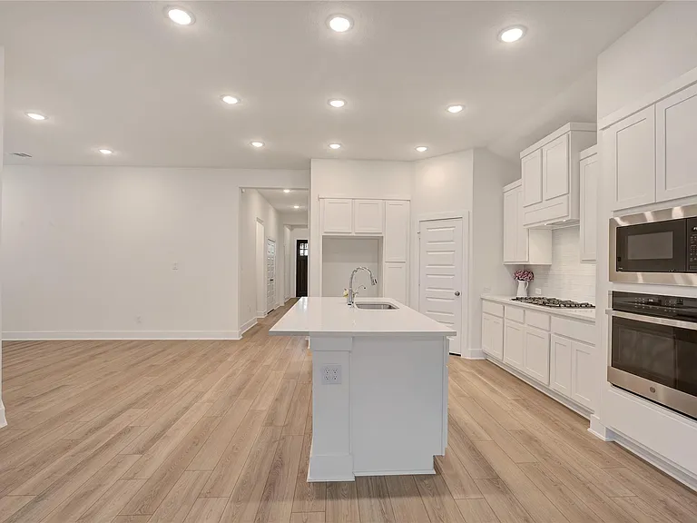 6027 Churchill Springs Ln — Photo 5