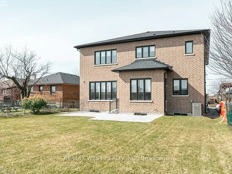 119 Jay St — Photo 40