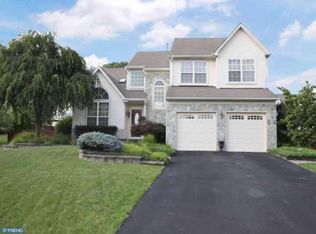 27 Woodbine Ct, Newtown, PA 18940