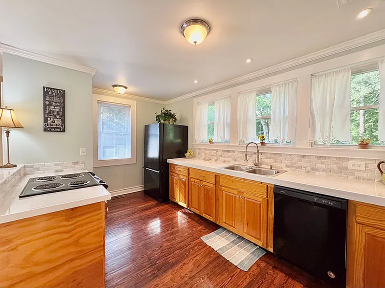 224 E Danville St — Photo 8