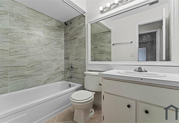 2nd image of 2231 Silver Pines Pl