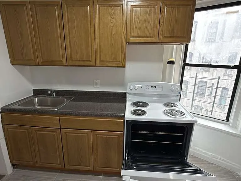 2654 Marion Ave — Photo 1