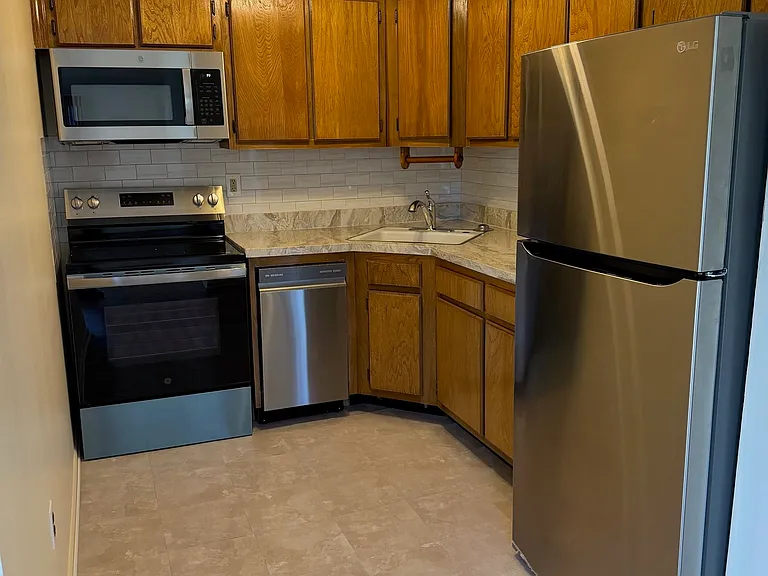 729 10th St #3D — Photo 3