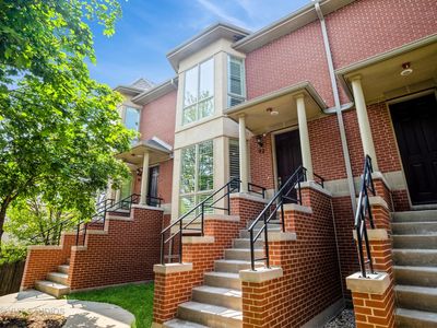92 Legacy Ln, Wheeling, IL, 60090