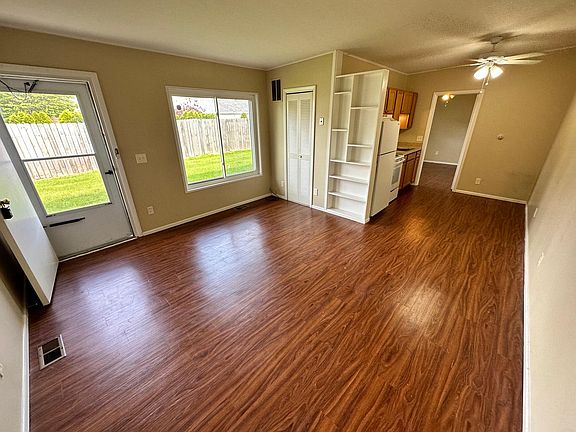 4th image of 33263 Vine St APT 15