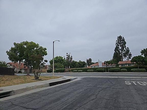 5th image of 823 N Driftwood Ave