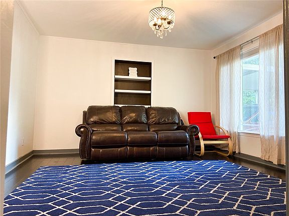 5th image of 5704 Woodrow Ave