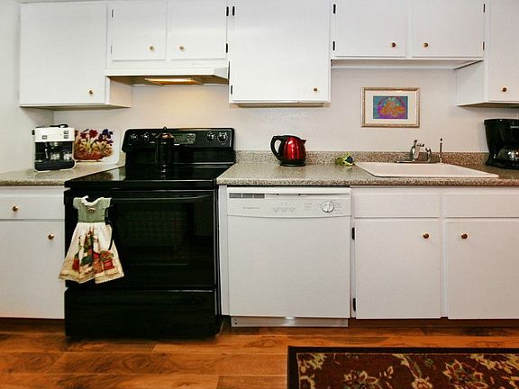 5th image of 20088 Woden Ct NE