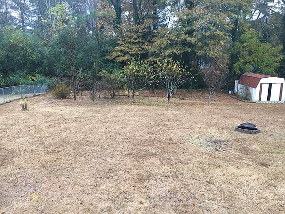 fully fenced back yard