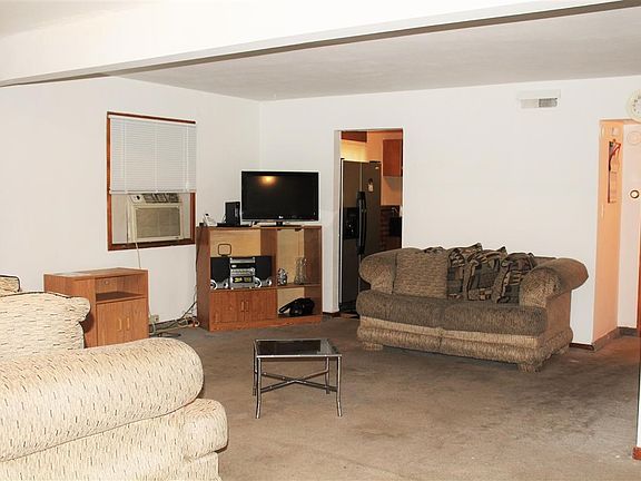 3rd image of 1007 Birchwood Ave