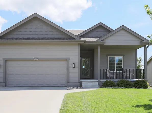 18595 Robin Dr, Omaha, NE 68136
