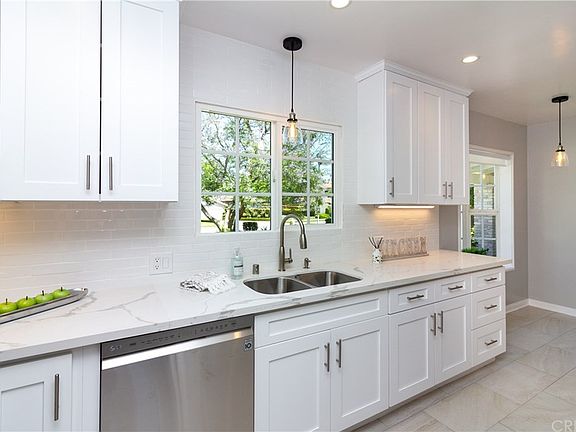 3rd image of 4845 Gaviota Ave