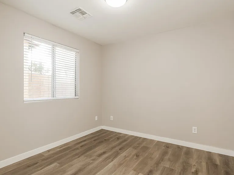 6628 W Monroe St — Photo 14